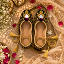 Midnight Swarn Mojaris – A beautiful blend of dark midnight tones and golden embroidery.