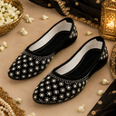 Moti Noor | Black Pearl-Embellished Punjabi Jutti